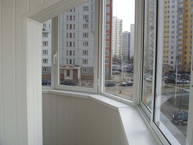 Закругленное радиусное остекление полукруглого балкона и лоджии Красноармейск