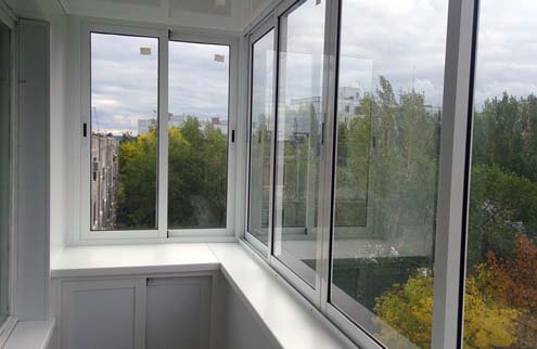 Чем лучше застеклить балкон пластиком или алюминием Красноармейск