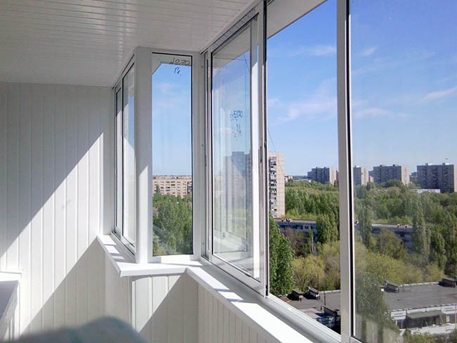 Нестандартное остекление балконов косой формы и проблемных балконов Красноармейск